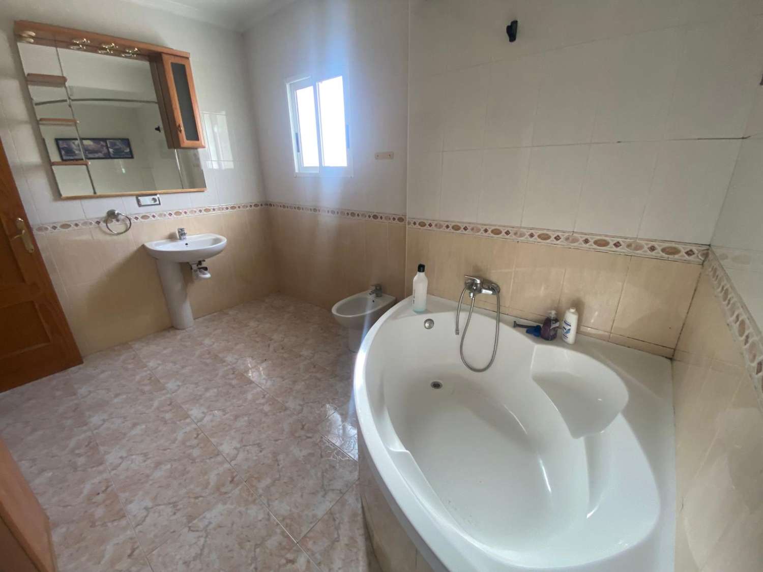 OFFRE. Villa individuelle près de la mer à Punta Prima