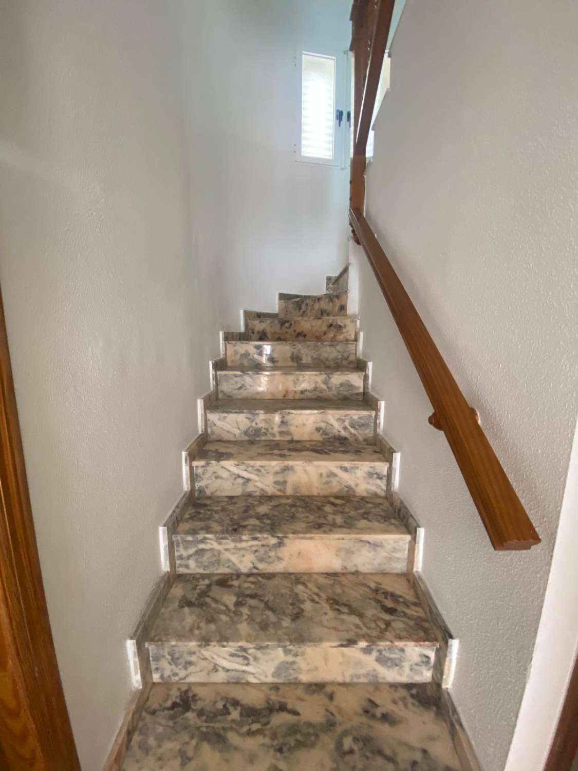 OFFRE. Villa individuelle près de la mer à Punta Prima