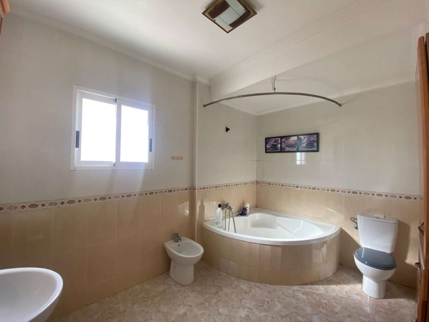 OFFRE. Villa individuelle près de la mer à Punta Prima