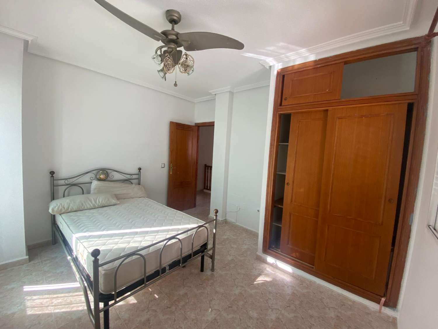 OFFRE. Villa individuelle près de la mer à Punta Prima