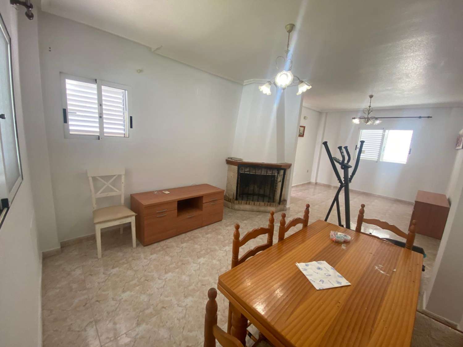 OFFRE. Villa individuelle près de la mer à Punta Prima