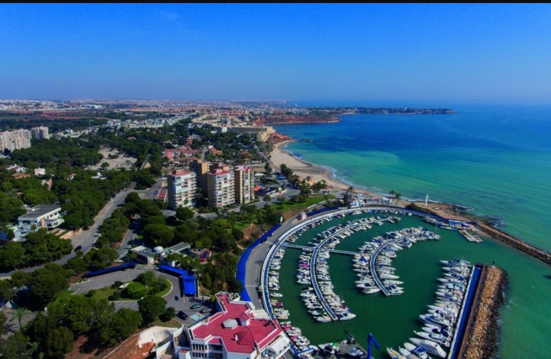 COMPLEXE RÉSIDENTIEL DE LUXE À PROXIMITÉ DE LA MER