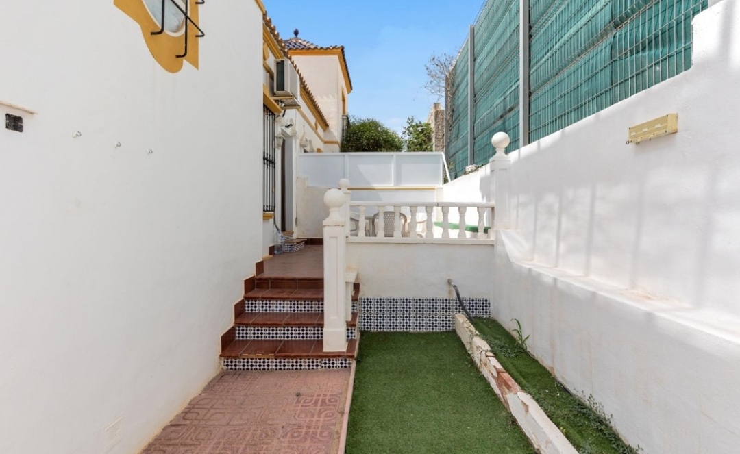 OFFRE ! Belle villa jumelée à Los Altos