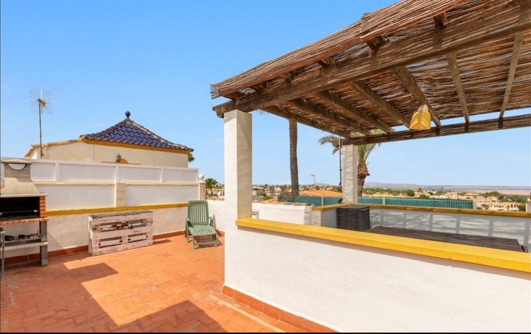 OFFRE ! Belle villa jumelée à Los Altos