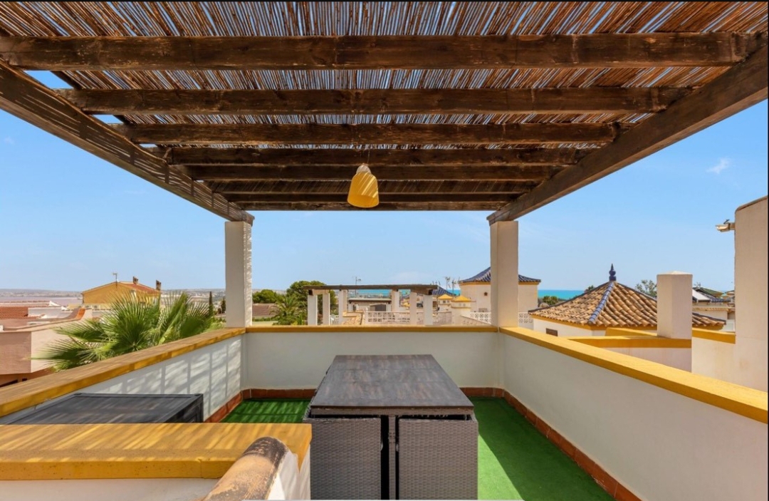 OFFRE ! Belle villa jumelée à Los Altos