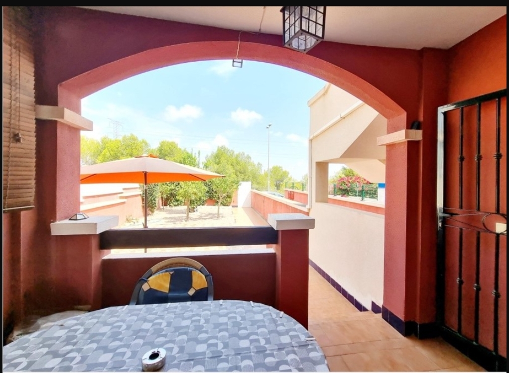 OFFRE ! Bungalow au rez-de-chaussée avec grand terrain à Los Altos/Villamartin.