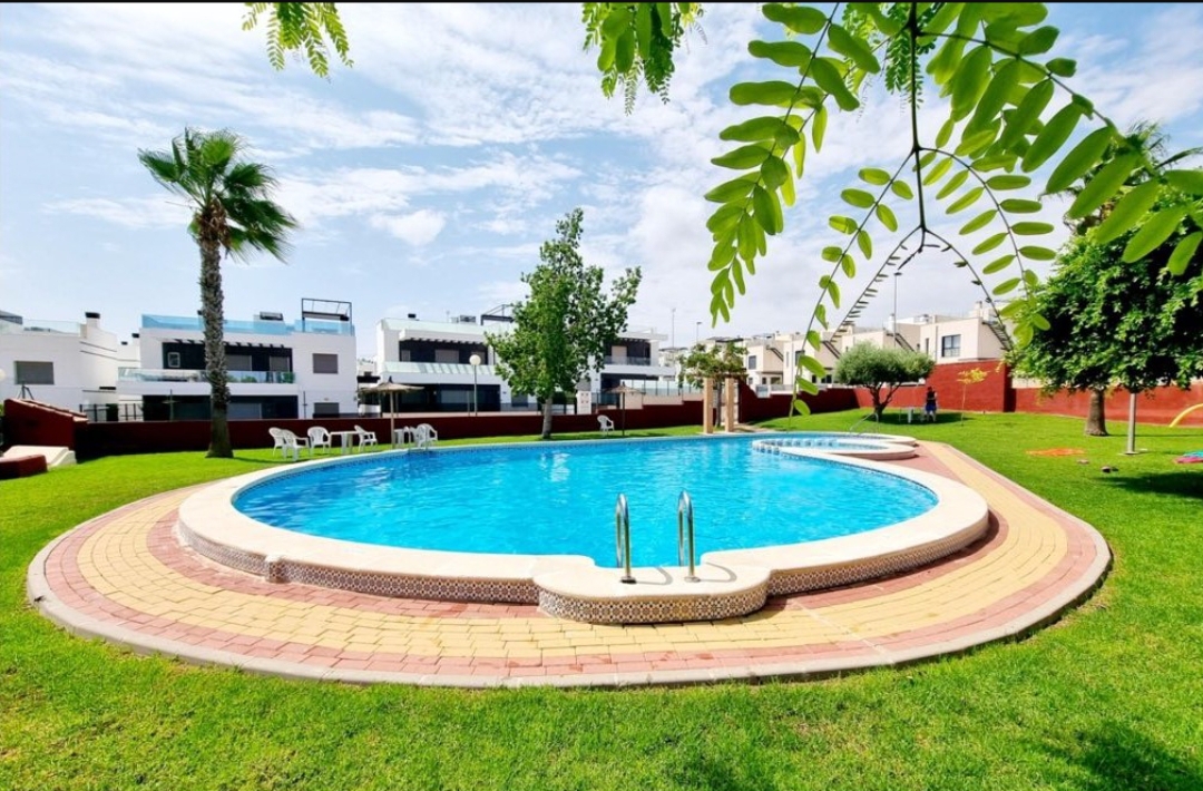 OFFRE ! Bungalow au rez-de-chaussée avec grand terrain à Los Altos/Villamartin.
