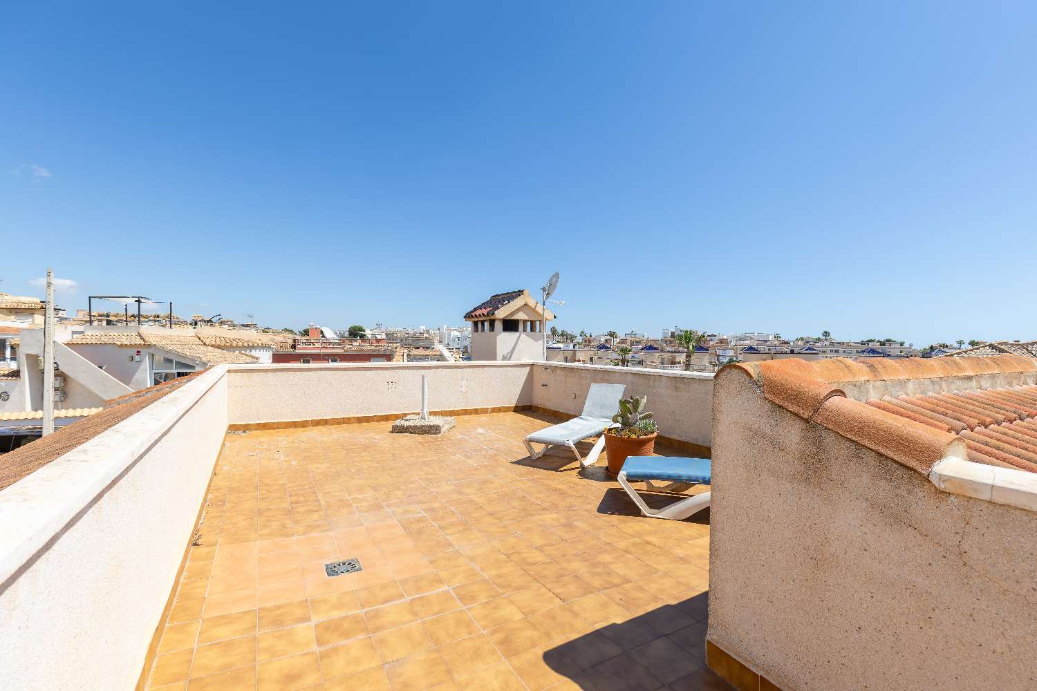 OFFRE ! Superbe villa jumelée avec piscine privée à Villamartin