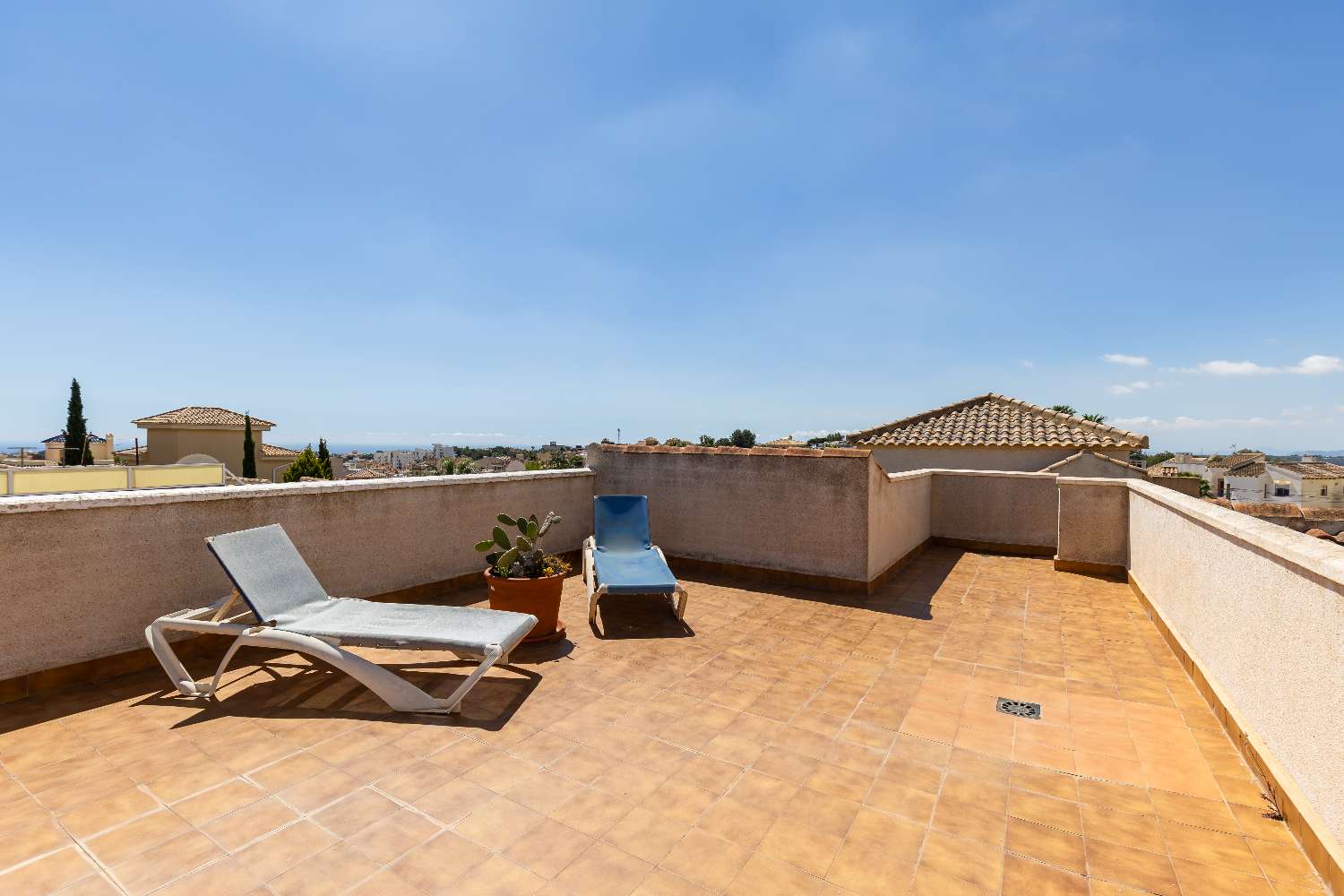 OFFRE ! Superbe villa jumelée avec piscine privée à Villamartin