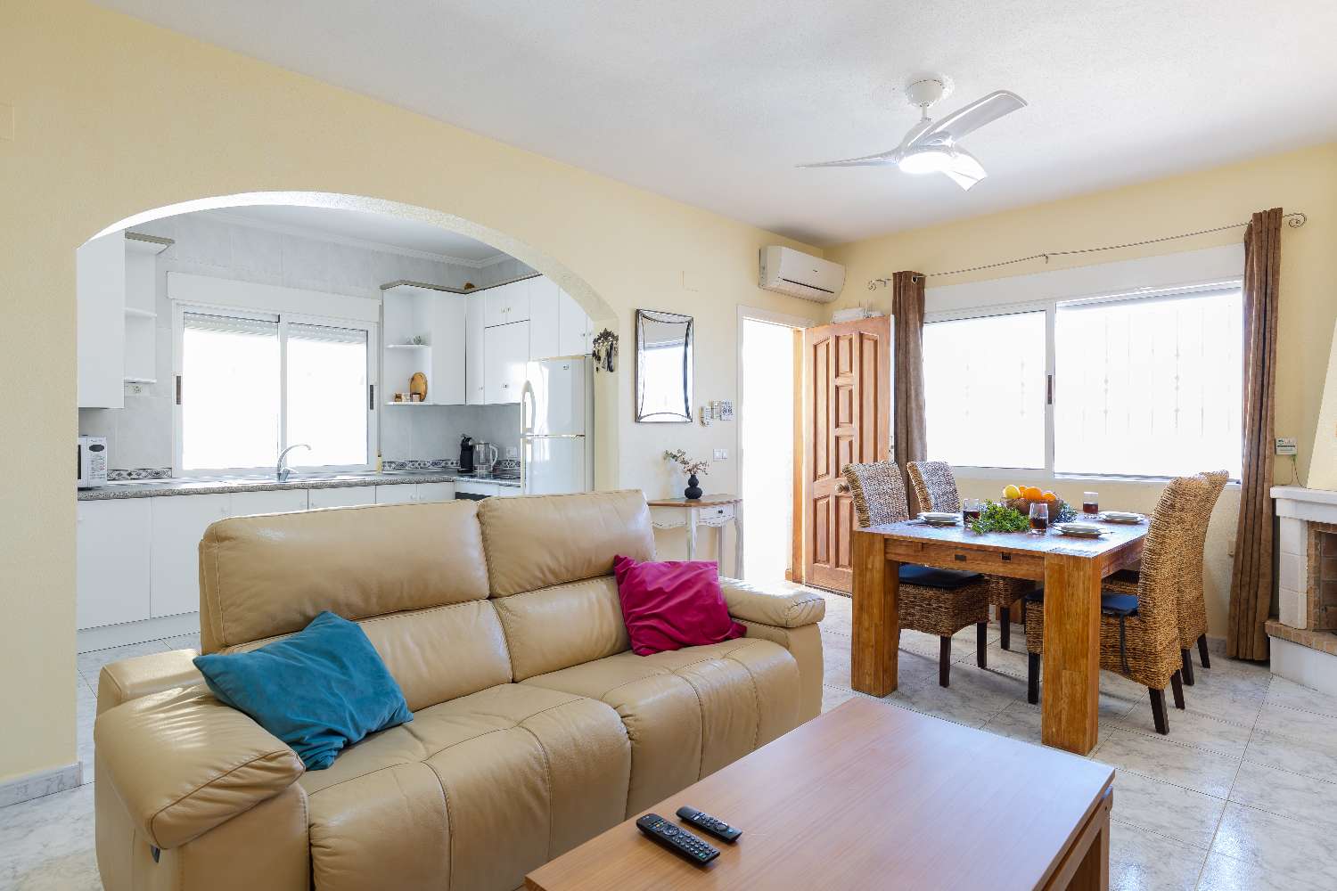 OFFRE ! Superbe villa jumelée avec piscine privée à Villamartin