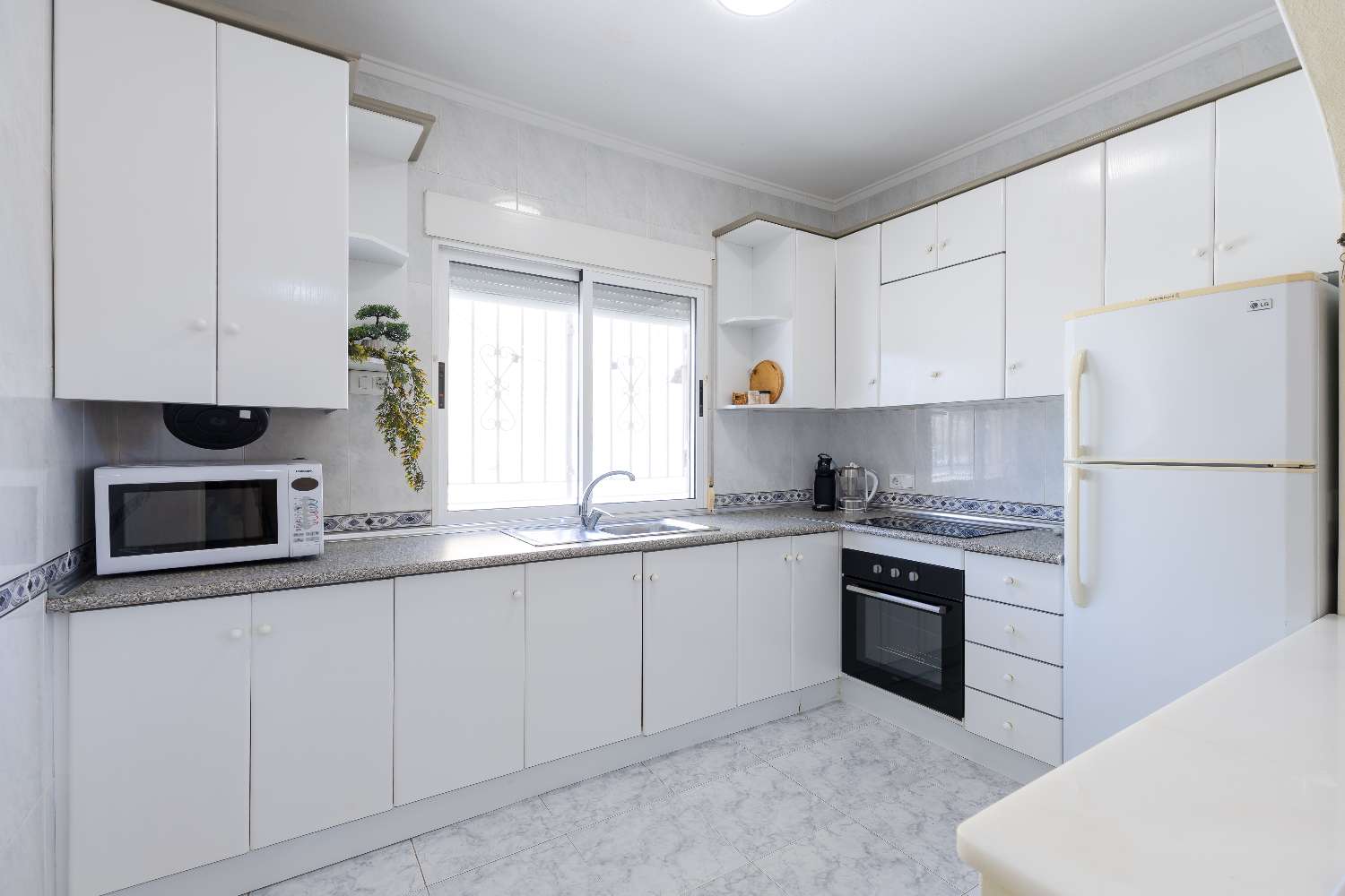 OFFRE ! Superbe villa jumelée avec piscine privée à Villamartin