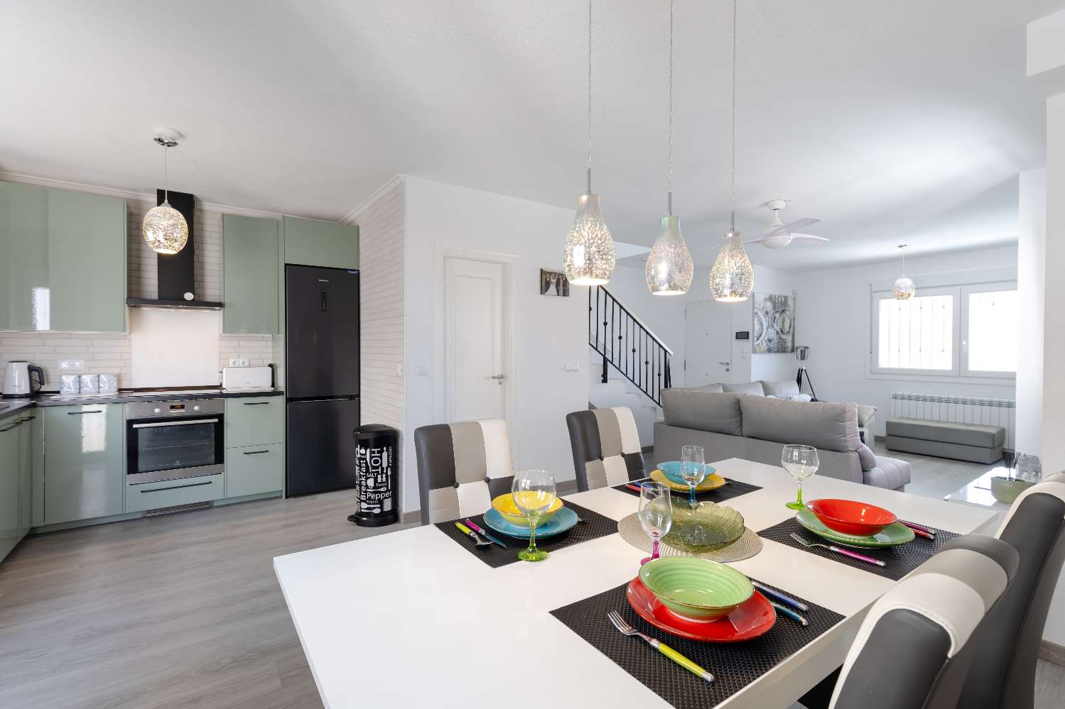 Bonne affaire ! Villa de luxe entièrement rénovée avec sous-sol et piscine privée à Villamartin