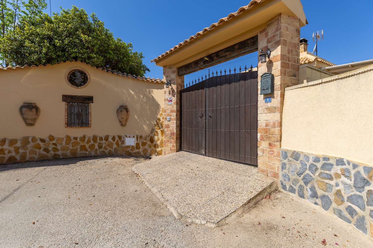 Offre exceptionnelle ! Grande villa avec piscine privée à Los Dolses/La Zenia.