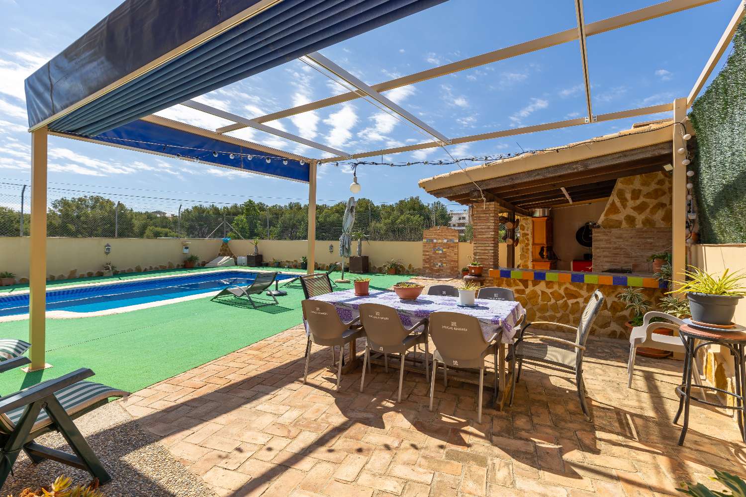 Offre exceptionnelle ! Grande villa avec piscine privée à Los Dolses/La Zenia.