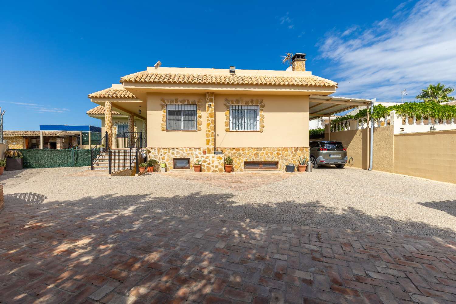 Offre exceptionnelle ! Grande villa avec piscine privée à Los Dolses/La Zenia.