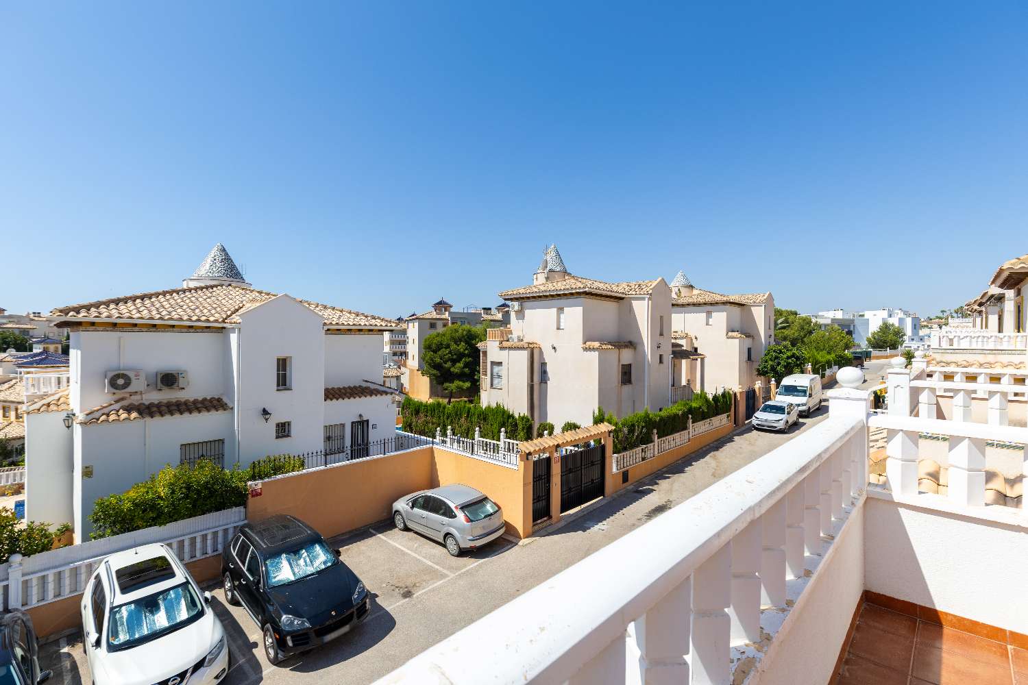 Spacious South Facing Semi- Detached Villa in Lomas de Cabo Roig.