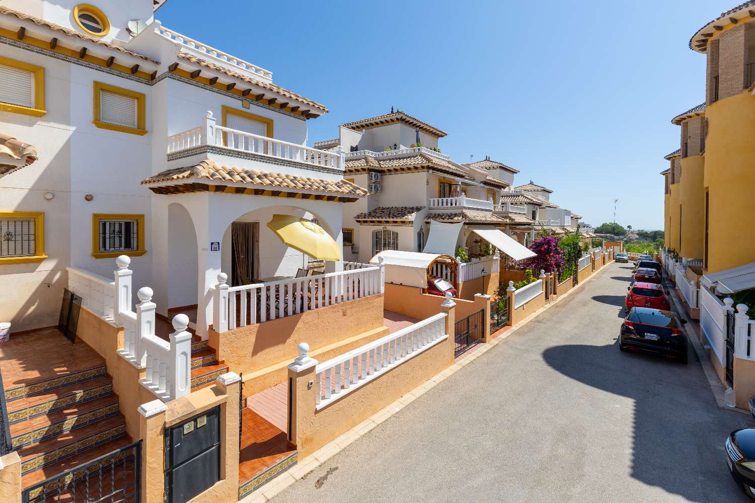 Spacious South Facing Semi- Detached Villa in Lomas de Cabo Roig.