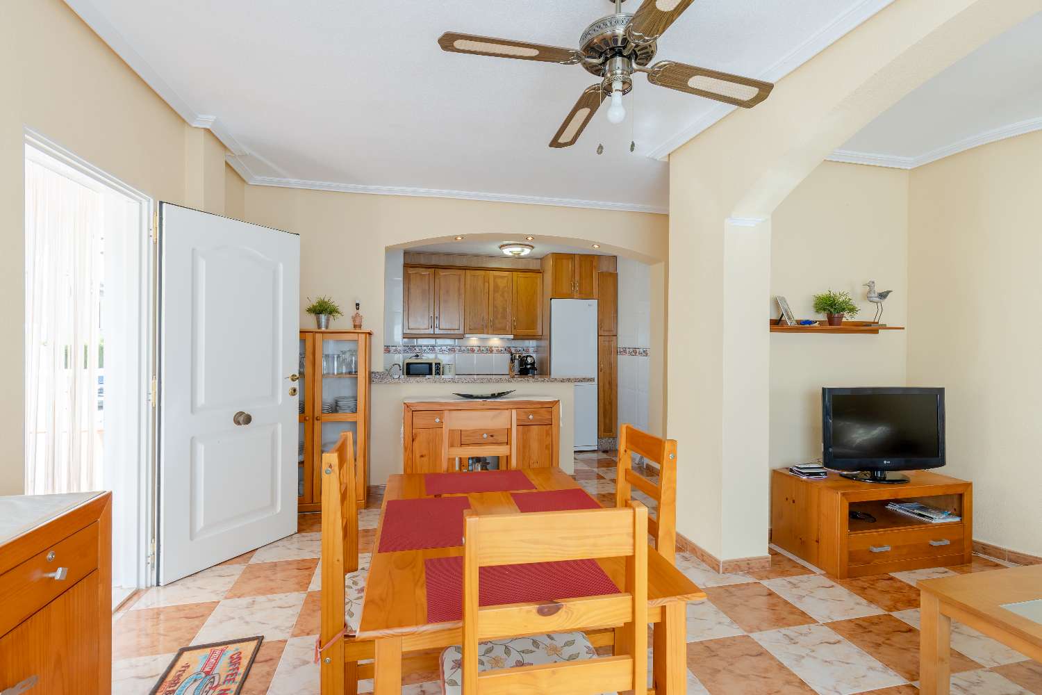 Spacious South Facing Semi- Detached Villa in Lomas de Cabo Roig.