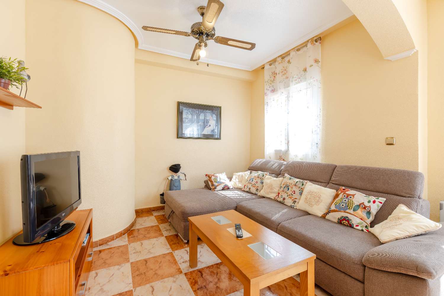 Spacious South Facing Semi- Detached Villa in Lomas de Cabo Roig.