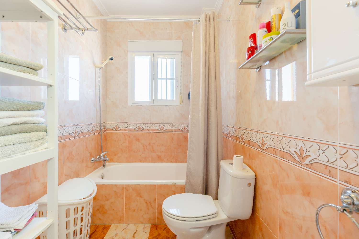 Spacious South Facing Semi- Detached Villa in Lomas de Cabo Roig.