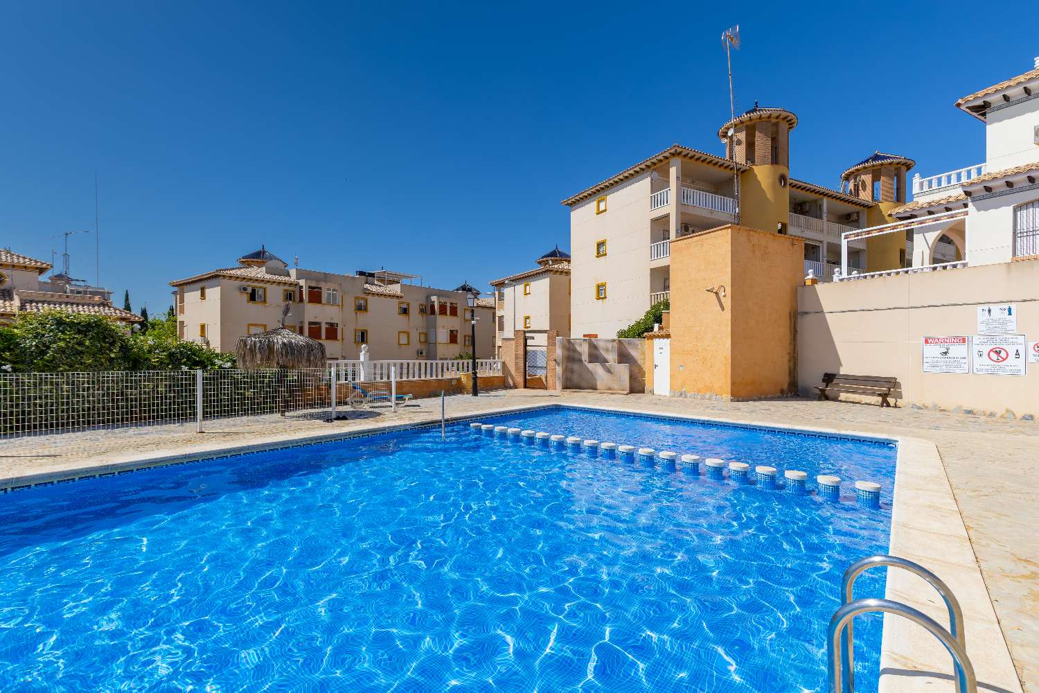 Spacious South Facing Semi- Detached Villa in Lomas de Cabo Roig.