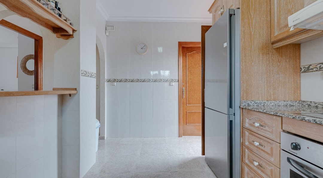 OFERTA! Duża willa z prywatnym basenem i garażem w Villamarin