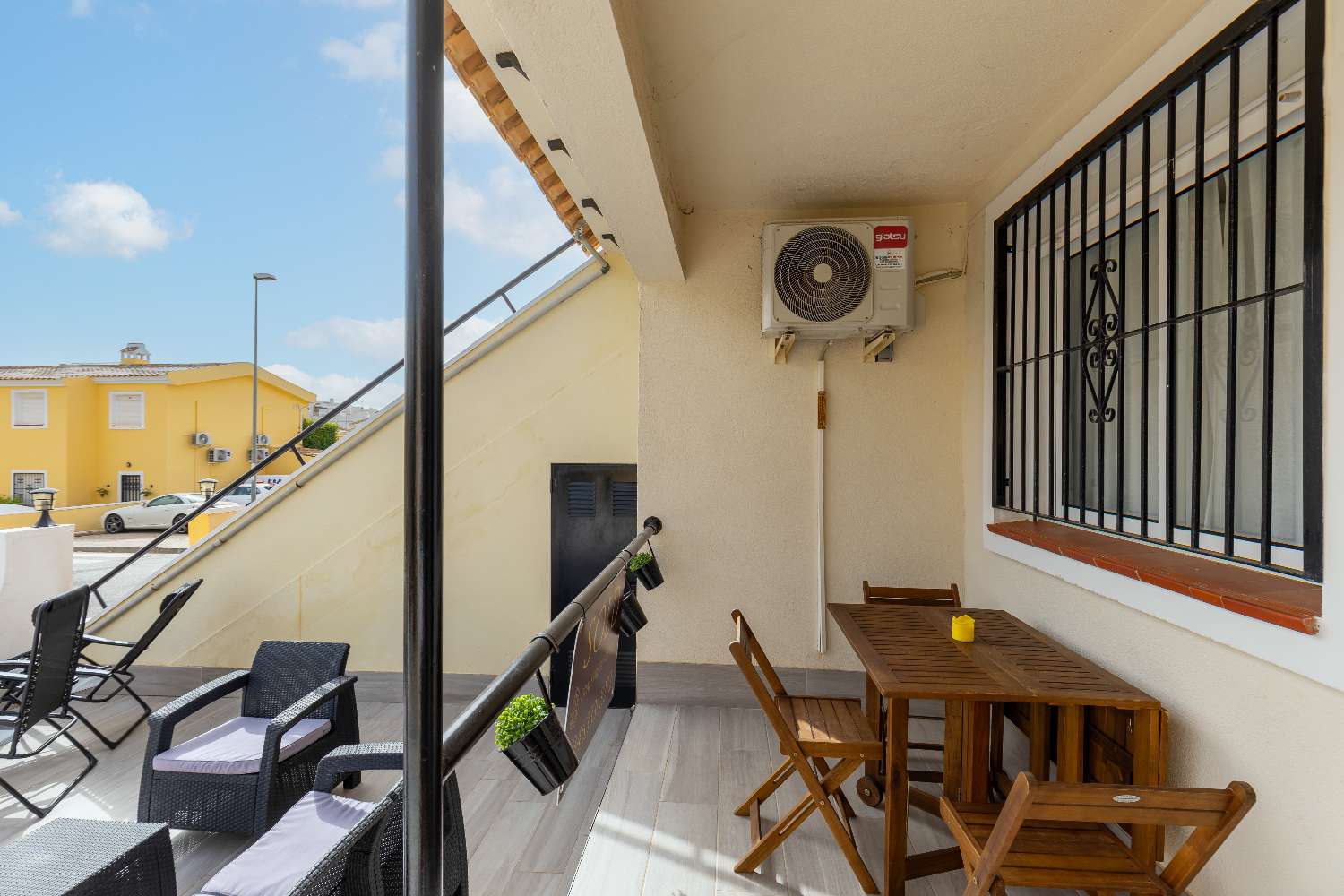 Charming Ground Floor Apartment – Lomas Del Golf