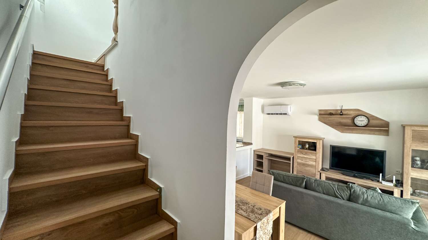 Incredible independent house with communal pool
