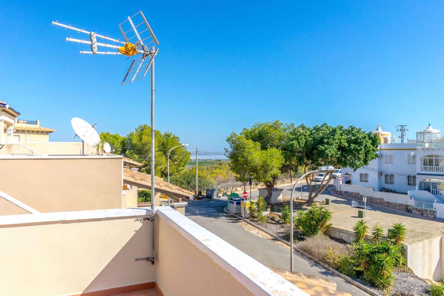Incredible casa independiente con piscina comunitaria