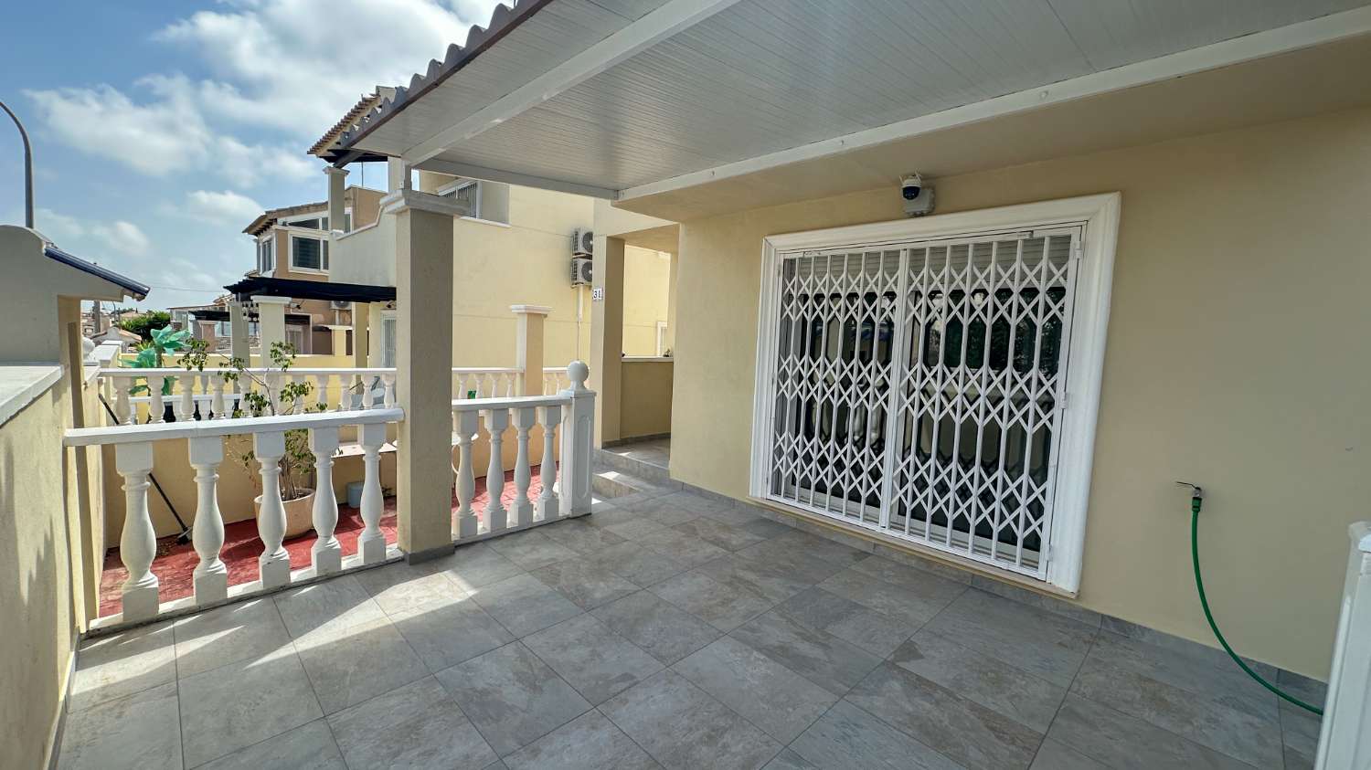 Incredible independent house with communal pool