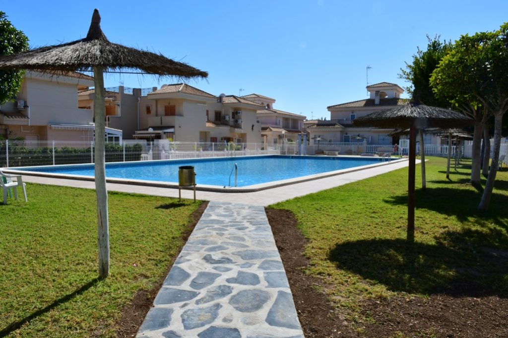Prachtige bungalow op de begane grond van Playa Flamenca