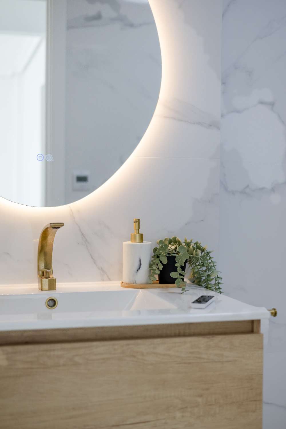 Fully Renovated Penthouse with Sea Views – Zeniamar