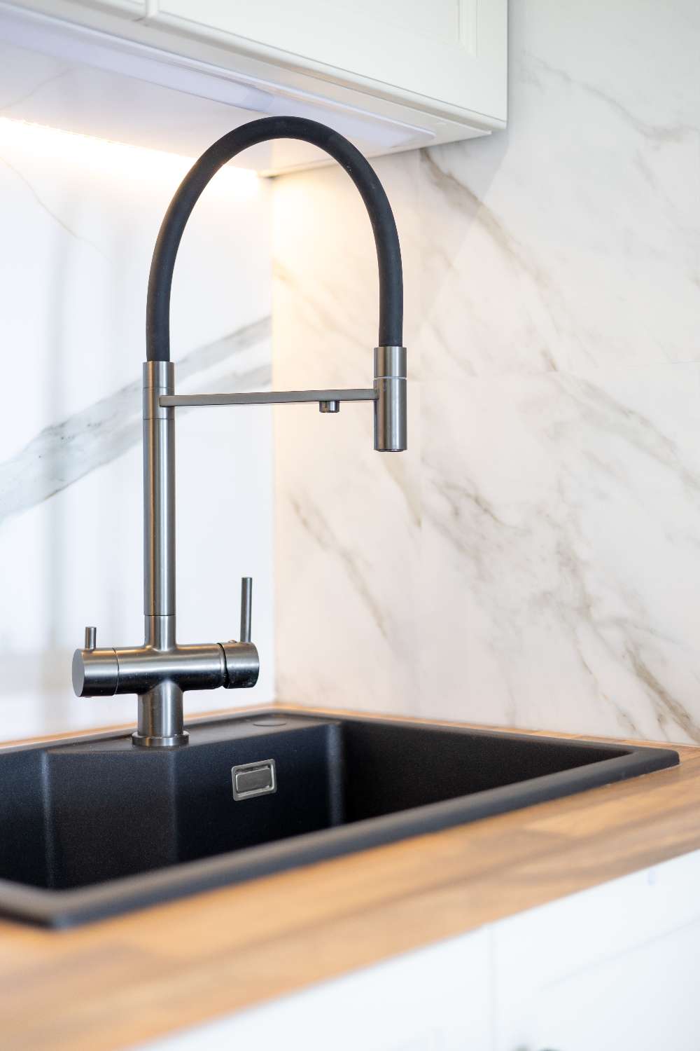 Fully Renovated Penthouse with Sea Views – Zeniamar