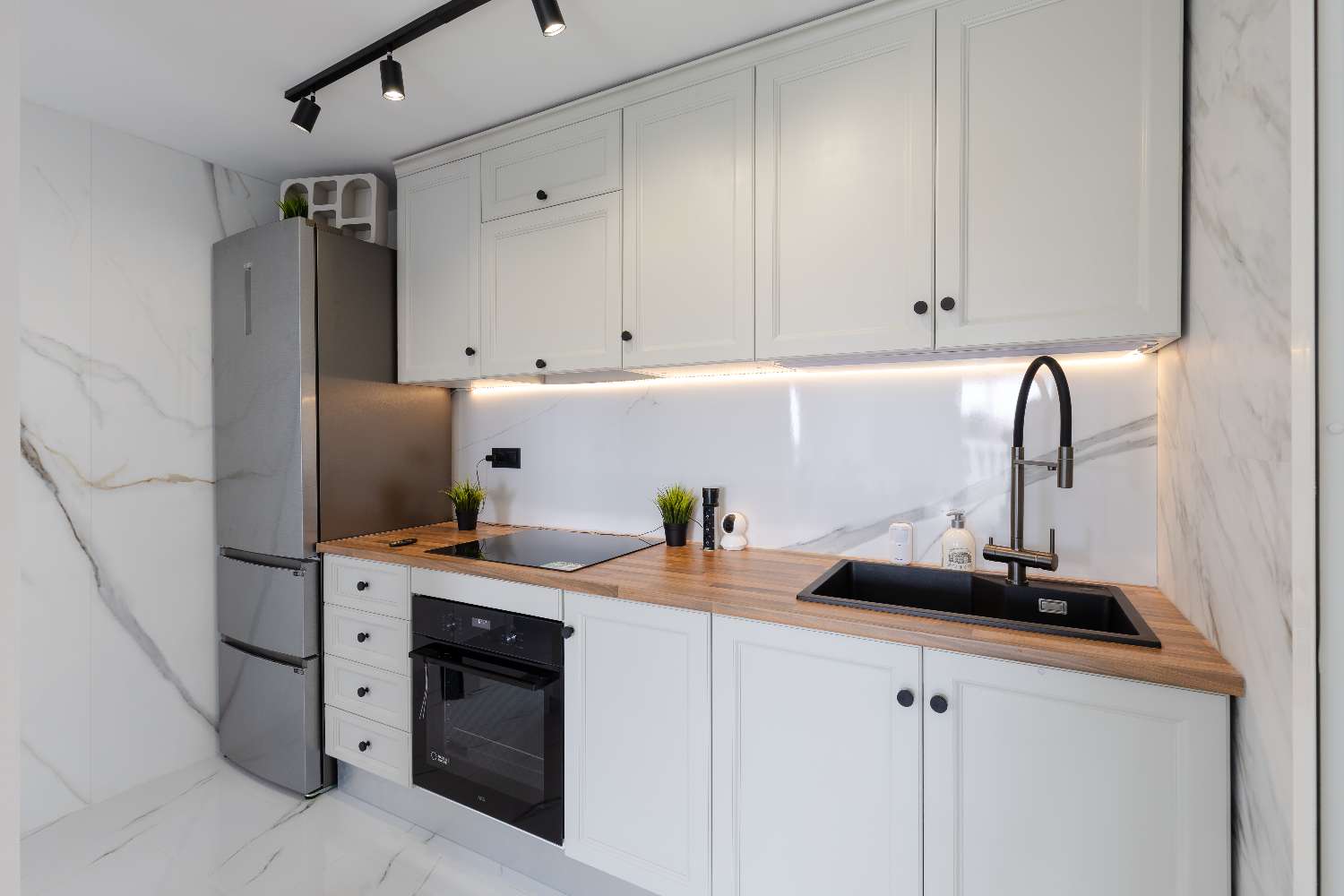 Fully Renovated Penthouse with Sea Views – Zeniamar