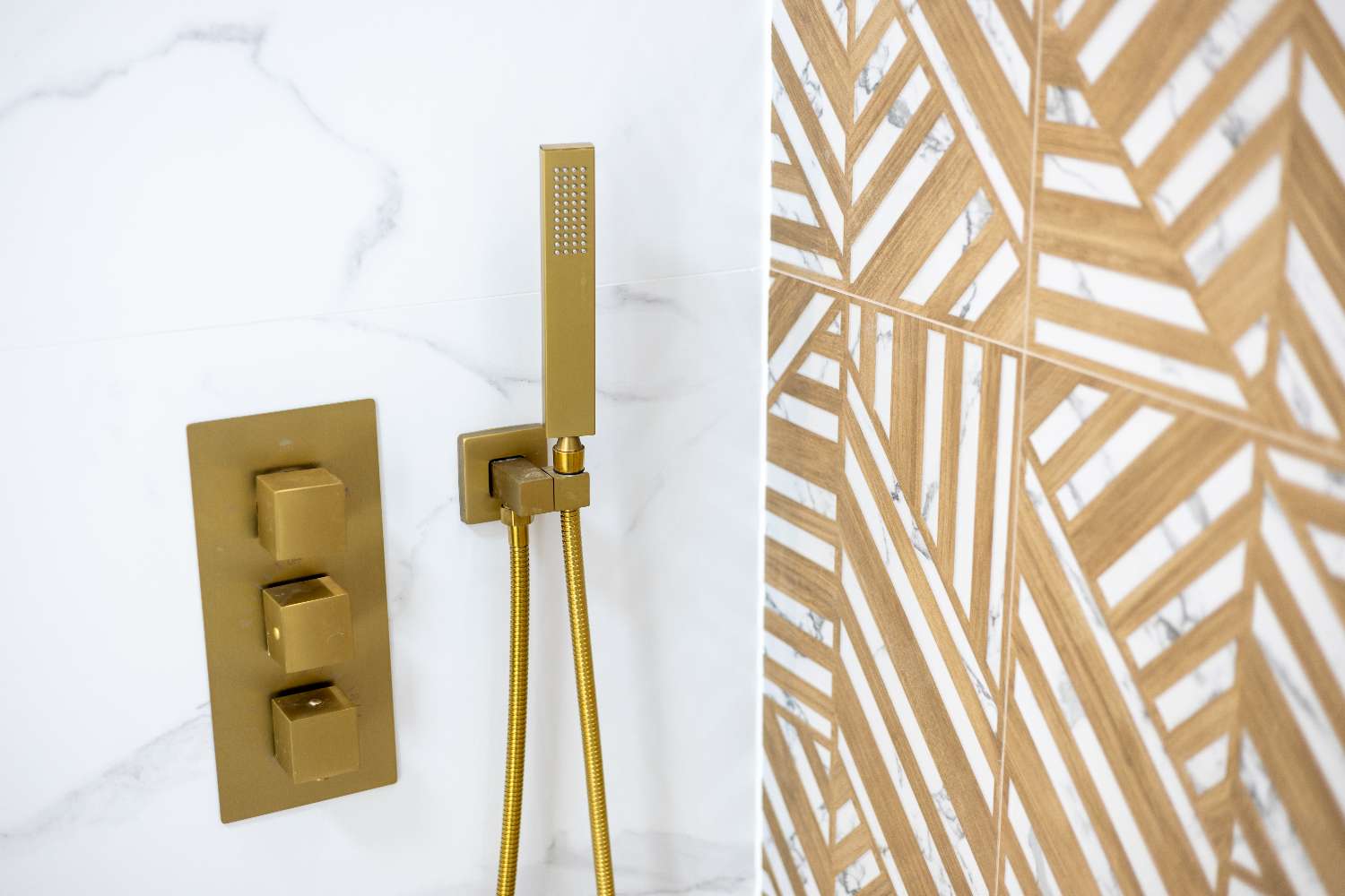 Fully Renovated Penthouse with Sea Views – Zeniamar