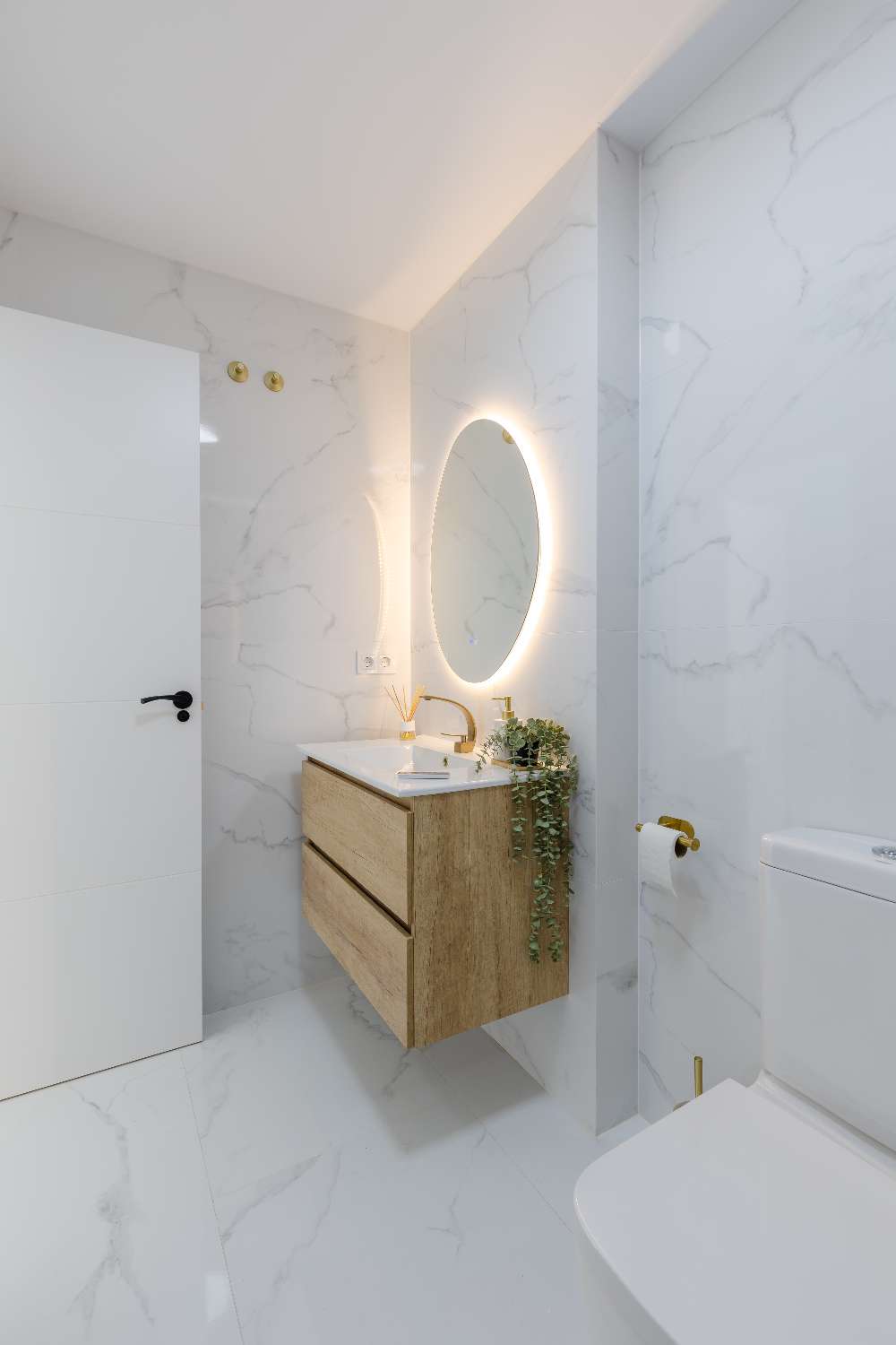 Fully Renovated Penthouse with Sea Views – Zeniamar