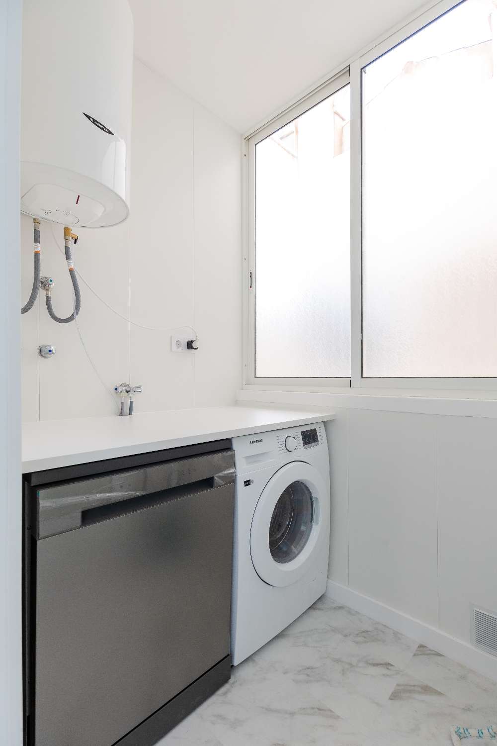 Fully Renovated Penthouse with Sea Views – Zeniamar