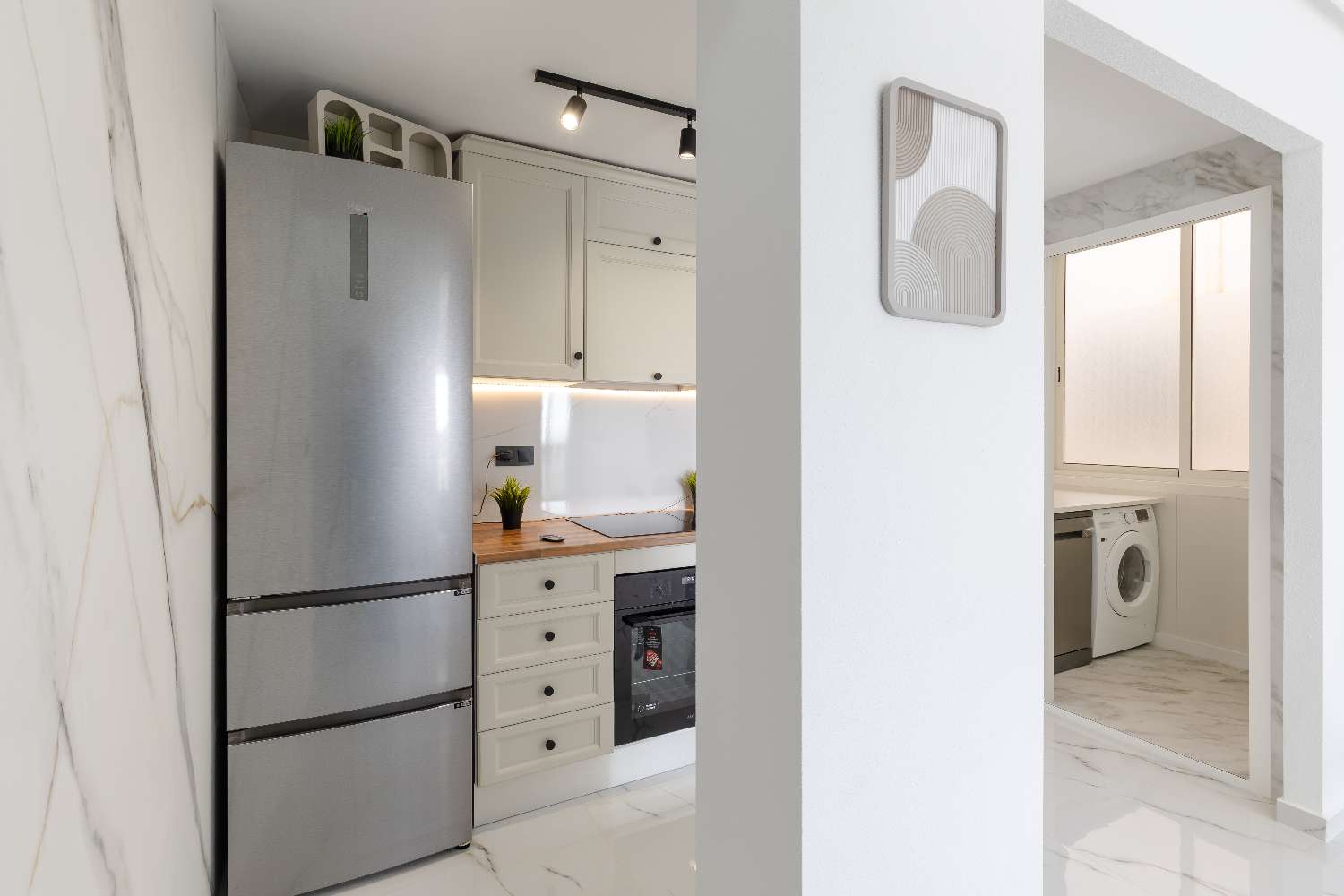 Fully Renovated Penthouse with Sea Views – Zeniamar