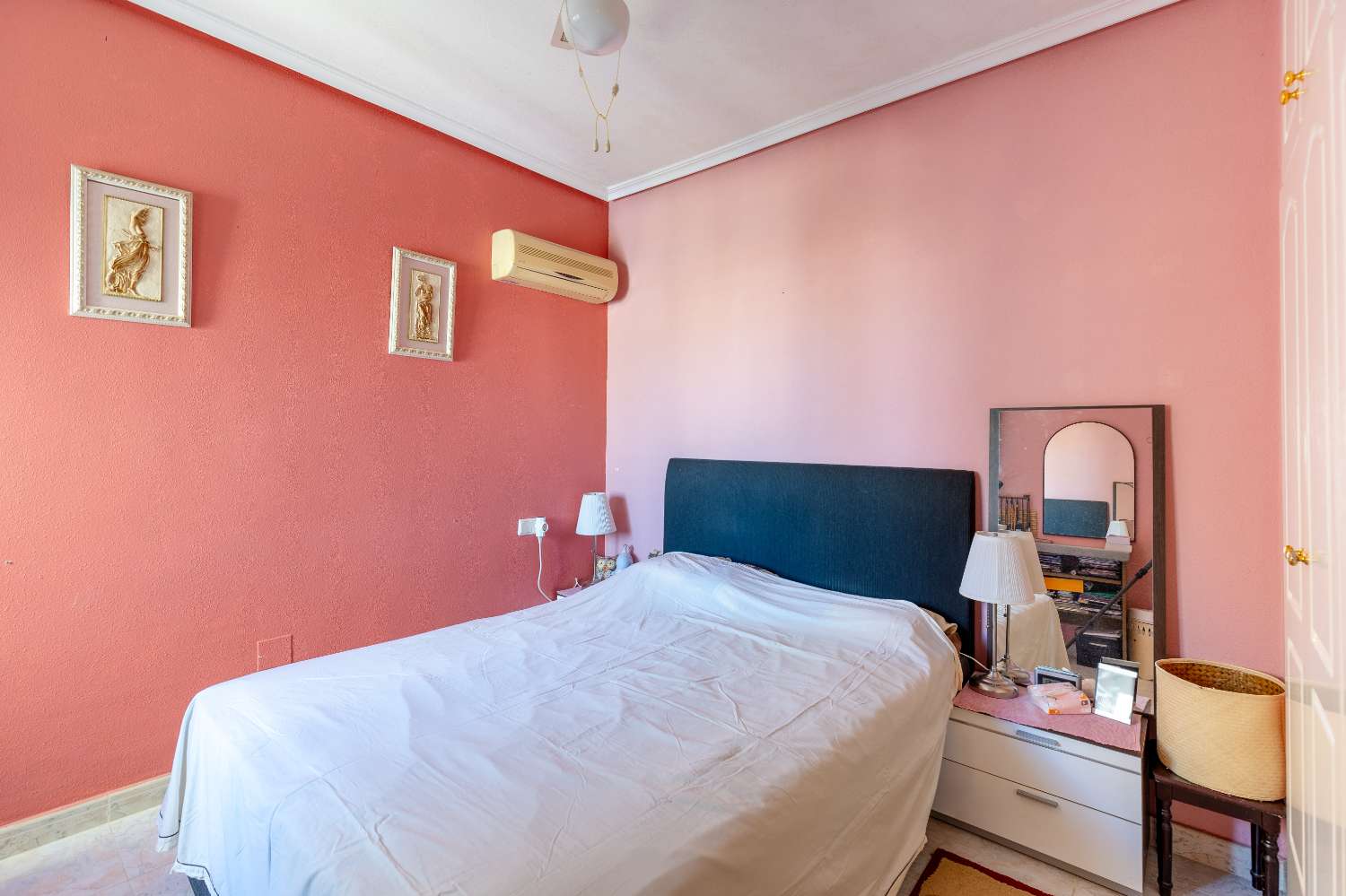 Charming detached house in Quesada with a separate apartment