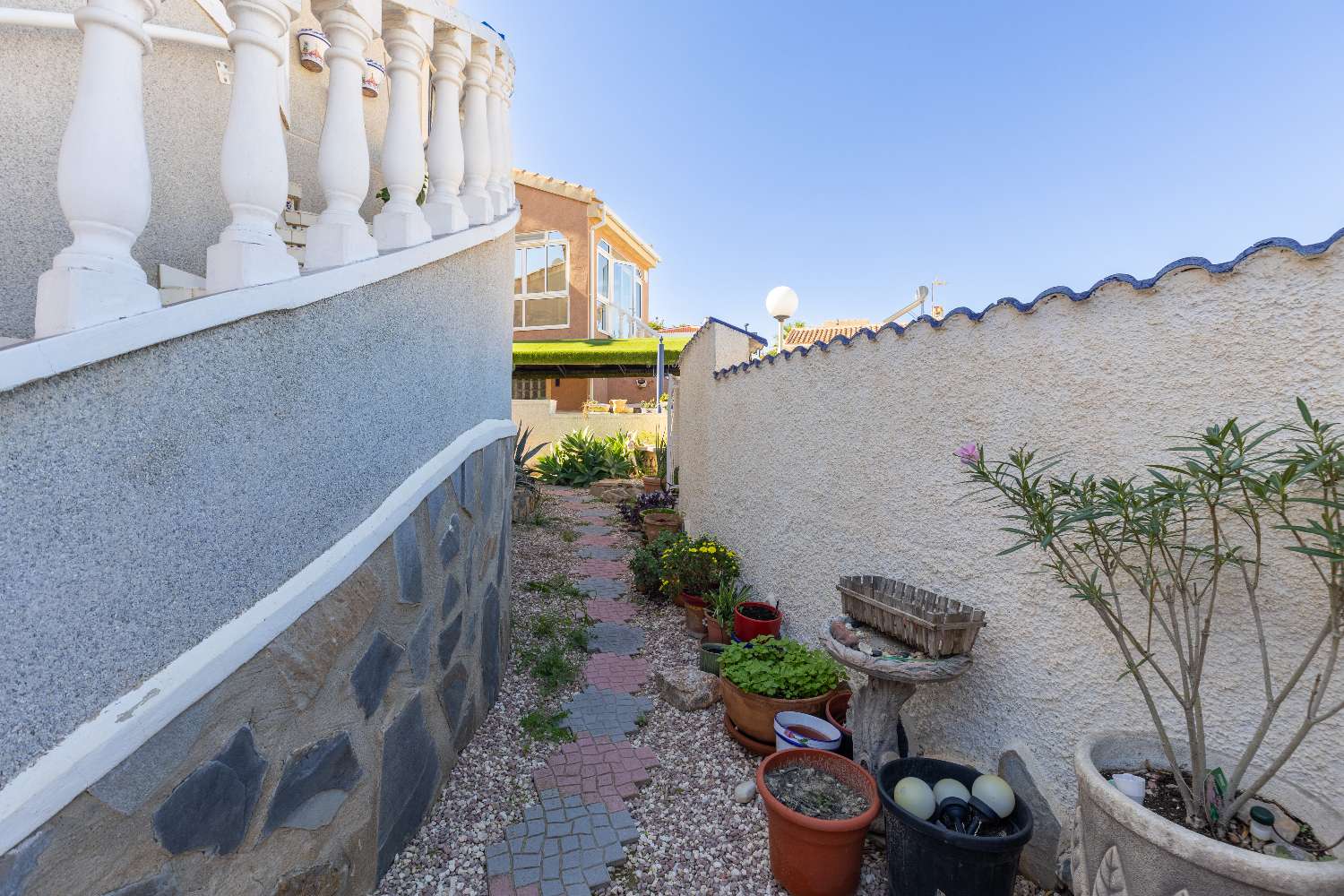 Charming detached house in Quesada with a separate apartment