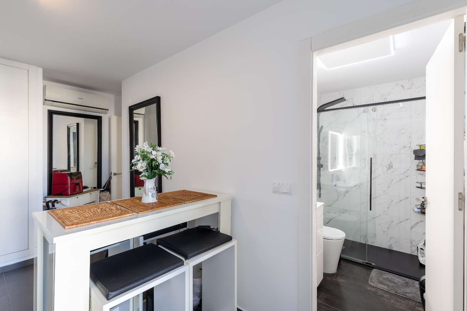 Modern house near the La Fuente shopping center