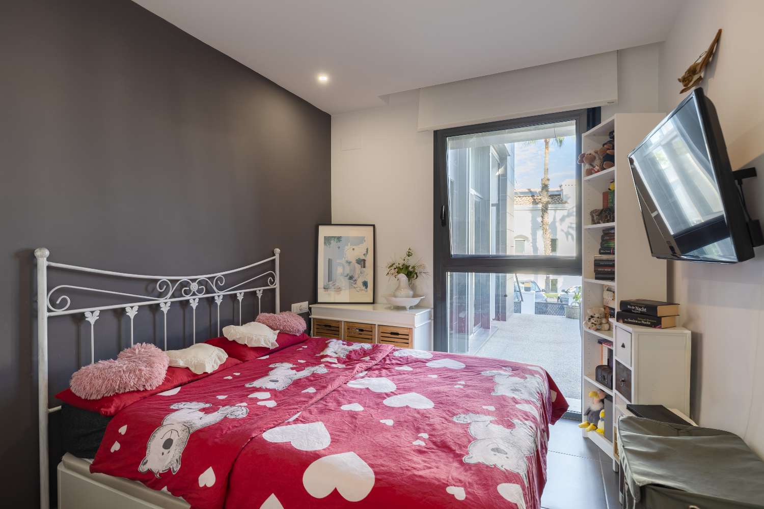 Modern house near the La Fuente shopping center