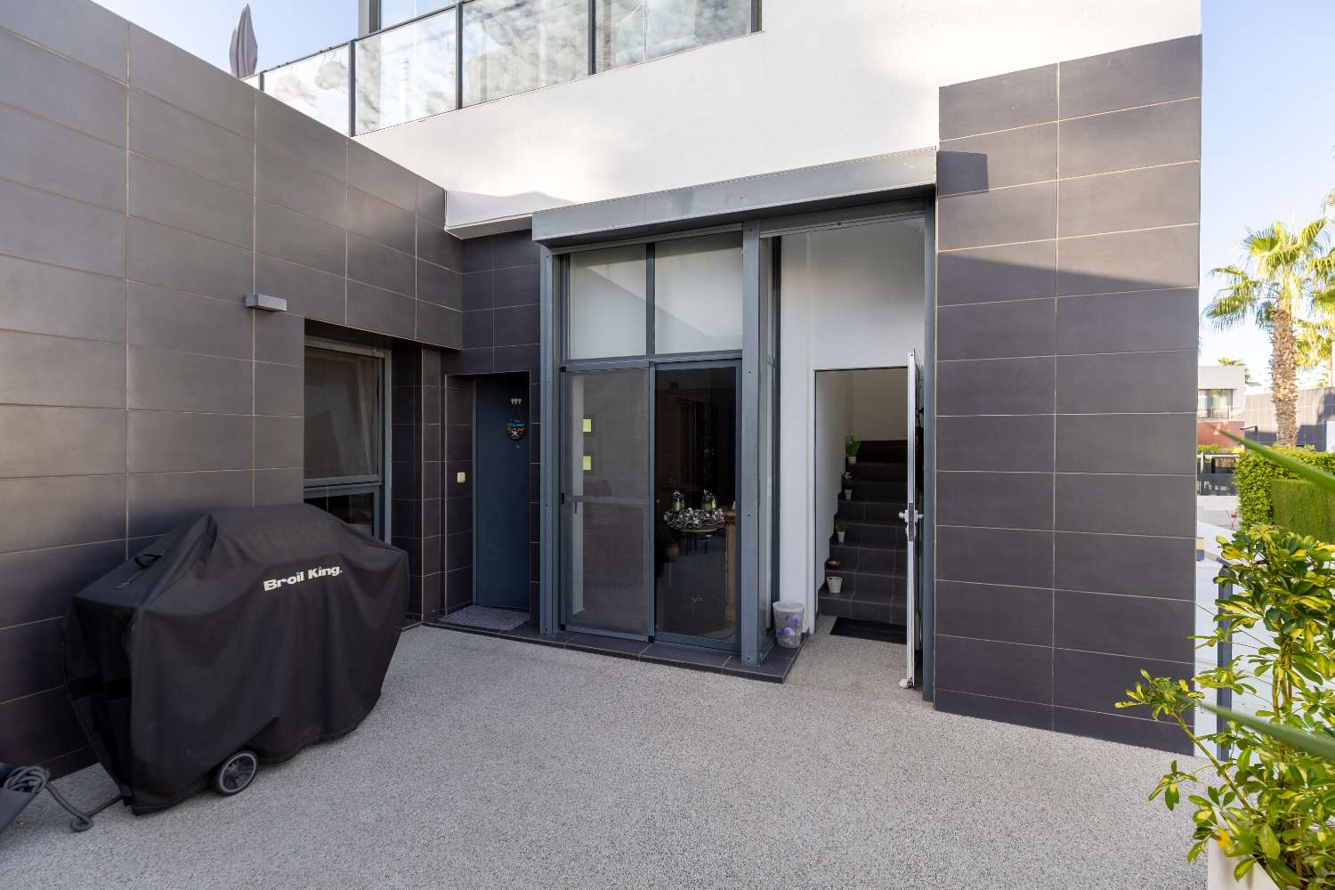 Modern house near the La Fuente shopping center