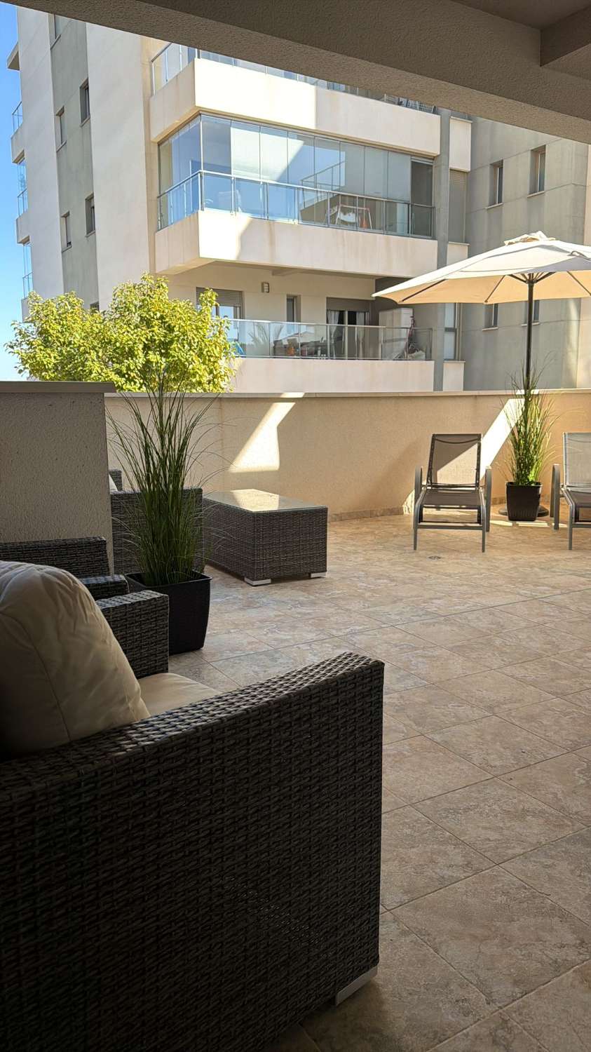 Prachtig appartement op de begane grond in Los Dolces