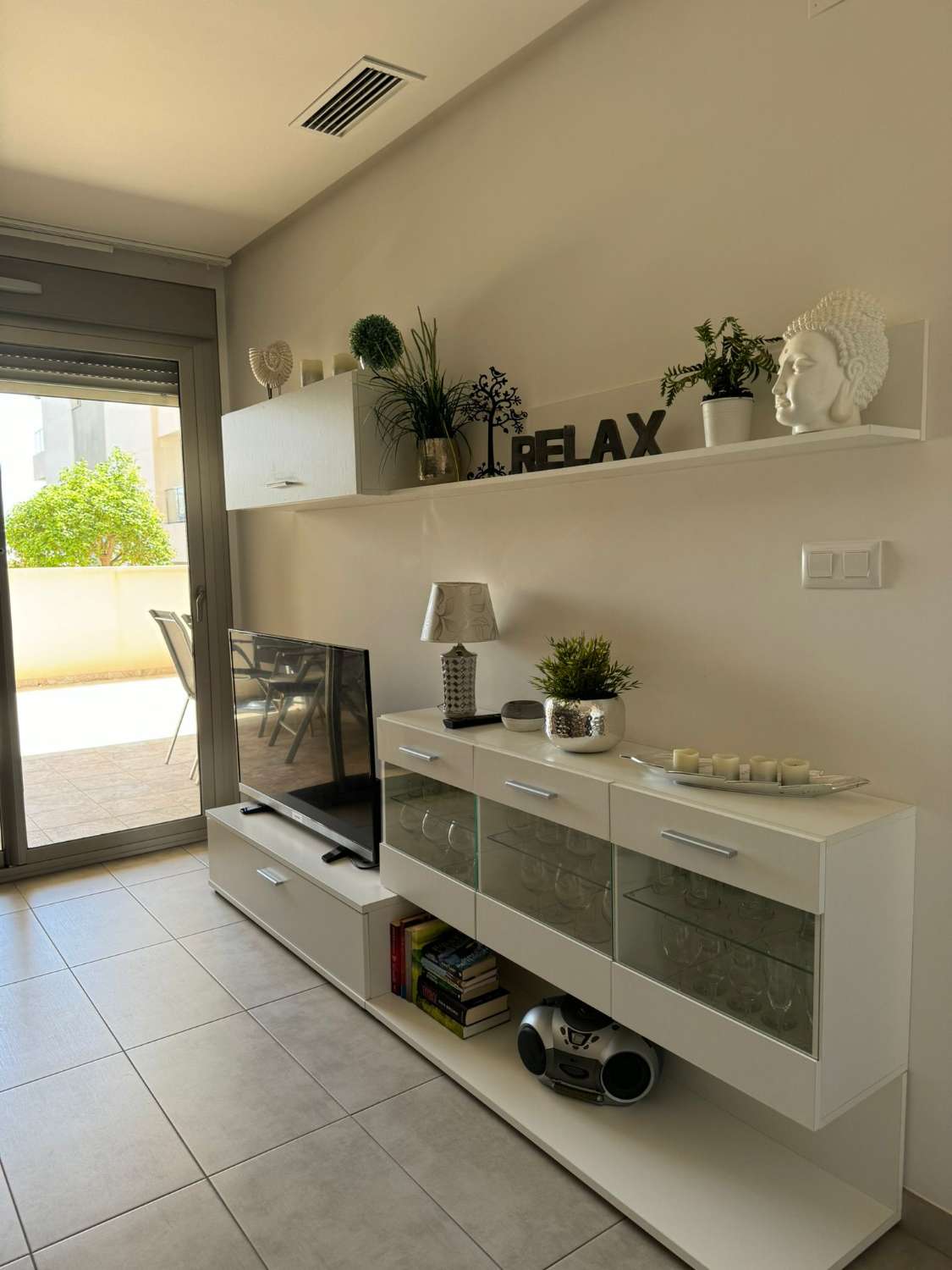 Prachtig appartement op de begane grond in Los Dolces