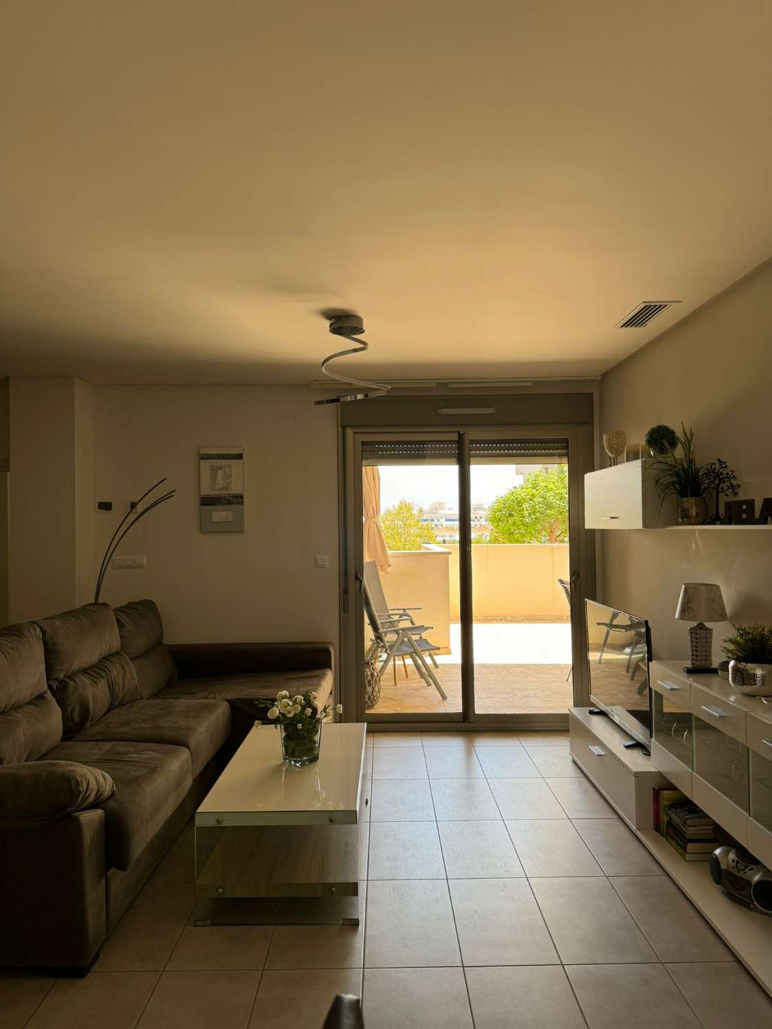 Prachtig appartement op de begane grond in Los Dolces