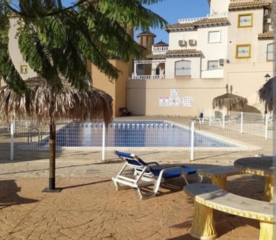 Apartment in Lomas de Cabo Roig with shared pool