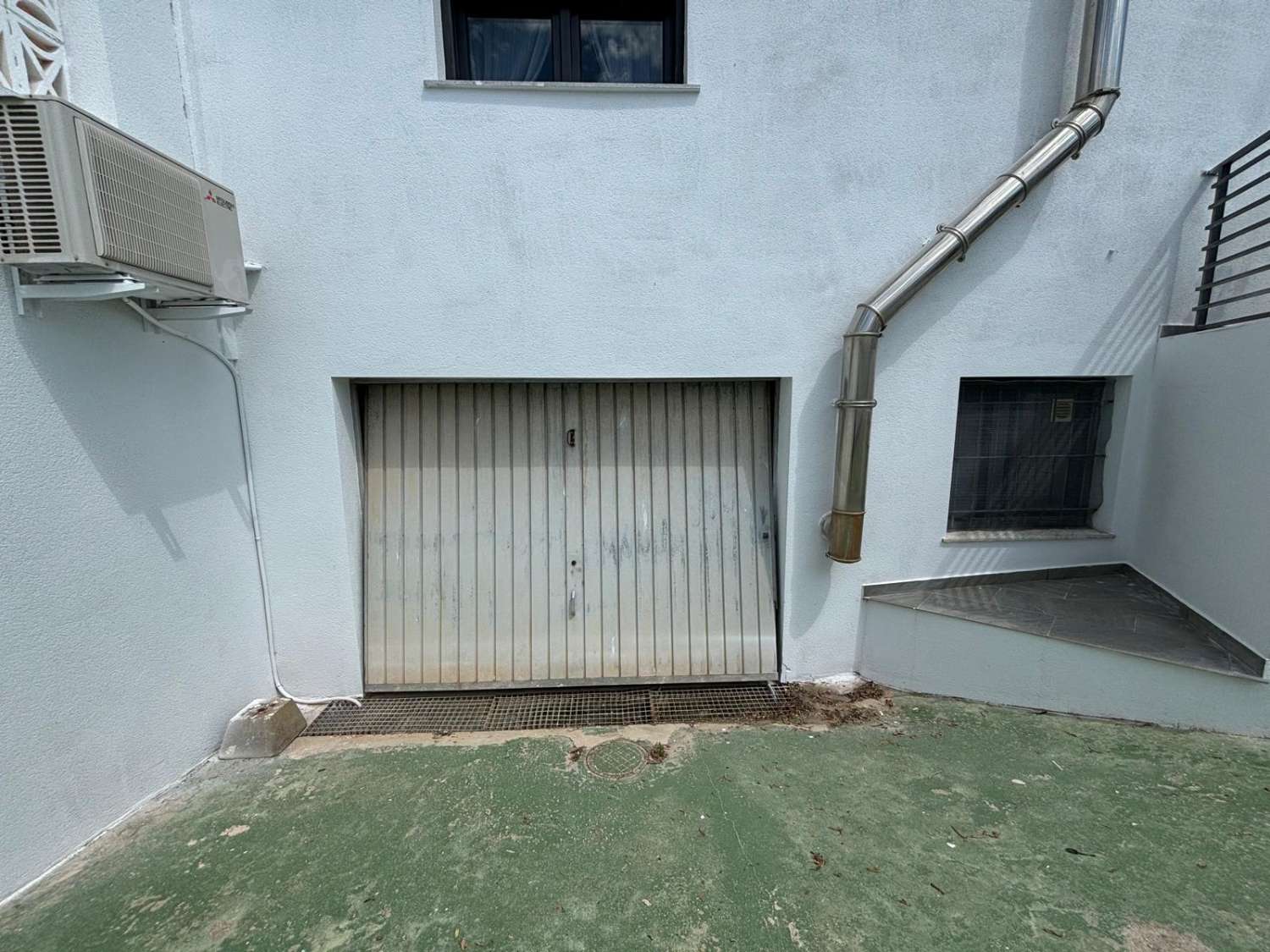 EXCLUSIVE VILLA ON THE BEACHFRONT – PUNTA PRIMA