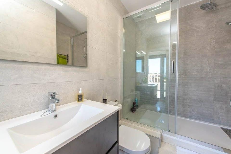 EXCLUSIVE VILLA ON THE BEACHFRONT – PUNTA PRIMA