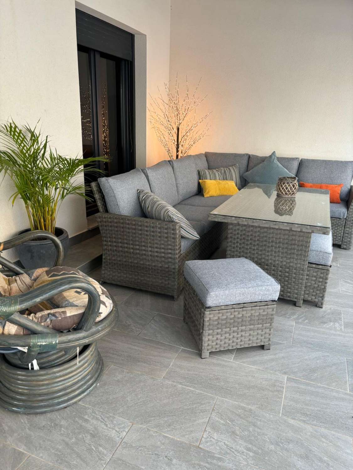 EXCLUSIVE VILLA ON THE BEACHFRONT – PUNTA PRIMA